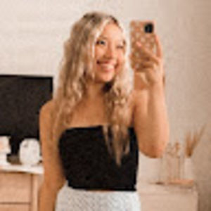 Meet your Posher, Emily